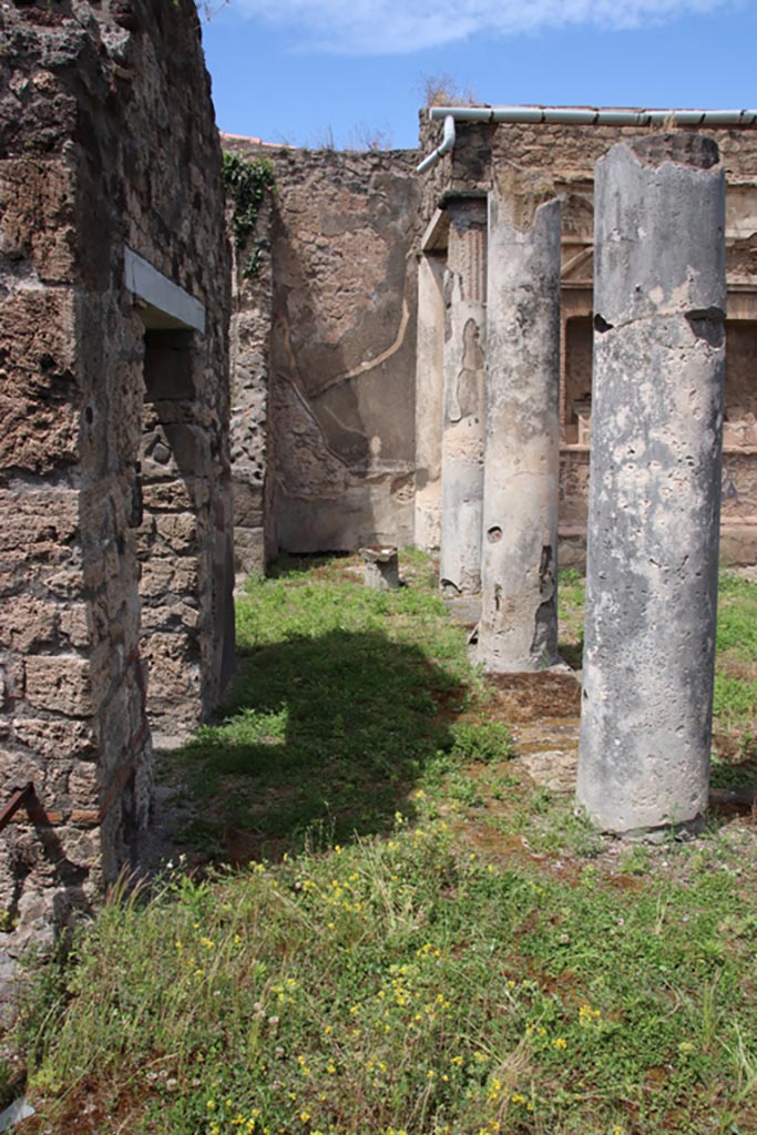 V.1.7 Pompeii. May 2024.
Looking north along west portico towards doorway into room “g”. Photo courtesy of Klaus Heese.