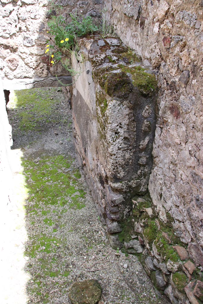 .1.7 Pompeii. May 2024.
Room “i”, detail from south side of ramp, leading to cellars under room ”f”. Photo courtesy of Klaus Heese.