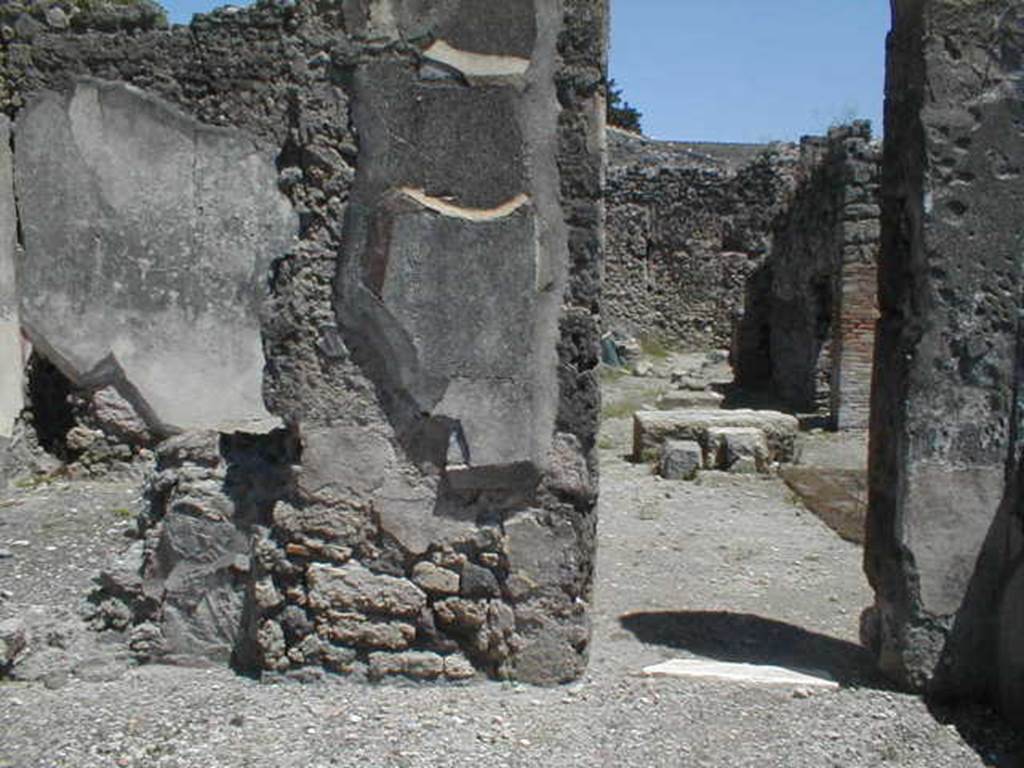 V.I.14 Pompeii. May 2005. Doorway in south east corner leading to atrium of V.1.15
