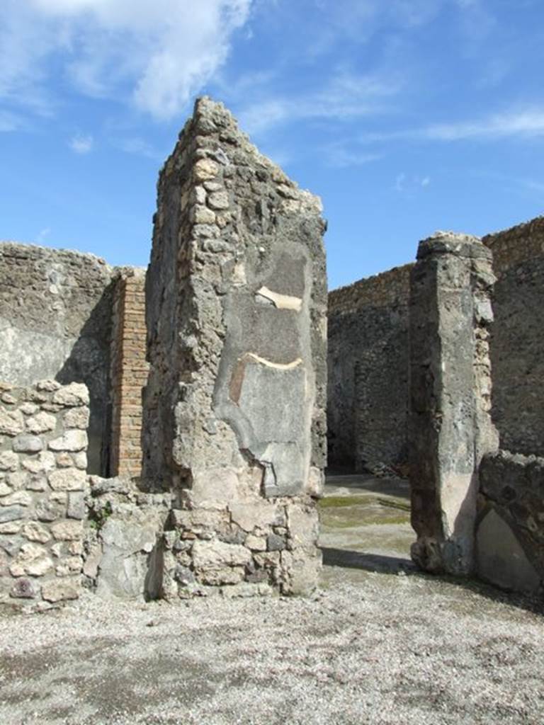 V.I.14 Pompeii. March 2009. South east corner and doorway to atrium of V.1.15