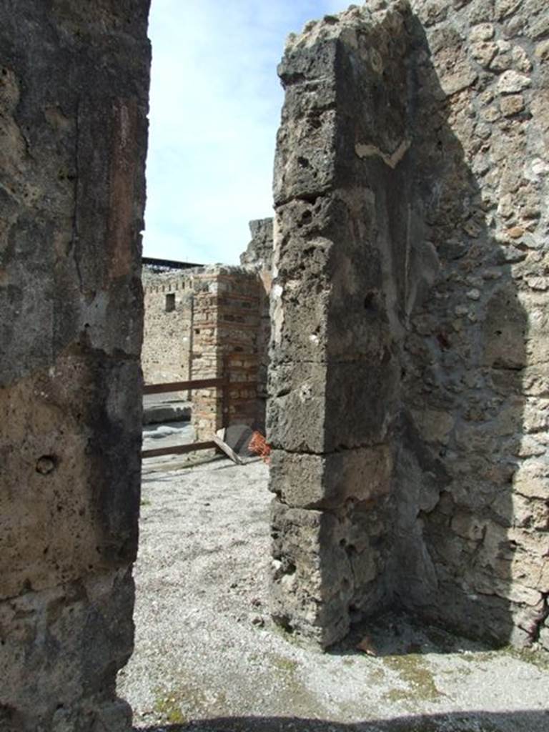 V.1.15 Pompeii. April 2009. Doorway on north side of entrance fauces, leading to V.1.14.