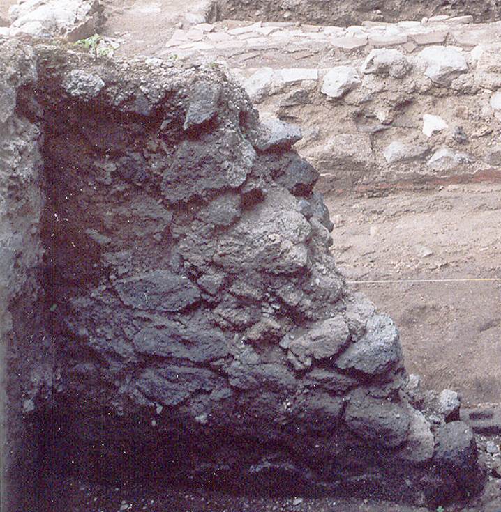 V.1.15 Pompeii. 2005.
Room “i”, north wall in north-west corner. Photo by Henrik Boman.
“North wall in 2005, before restoration.”
Photo and words courtesy of the Swedish Pompeii Project.