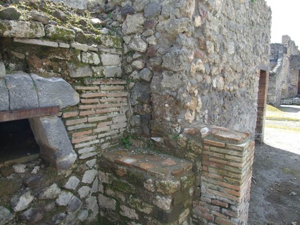 V.1.15 Pompeii. April 2009. Large oven on south side of Bakery. Looking west.