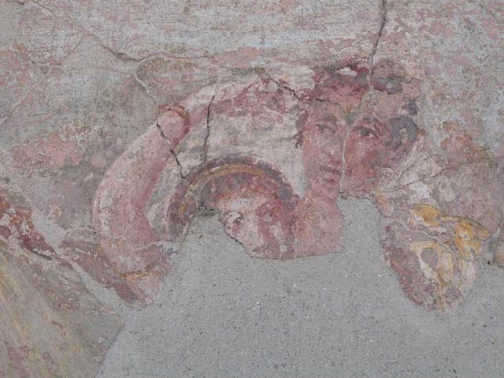 V.1.18 Pompeii. May 2012. Exedra “o”, detail from wall painting from central panel on north wall. Photo courtesy of Buzz Ferebee.