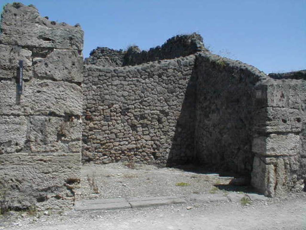 V.1.19 Pompeii. May 2005. Entrance.
