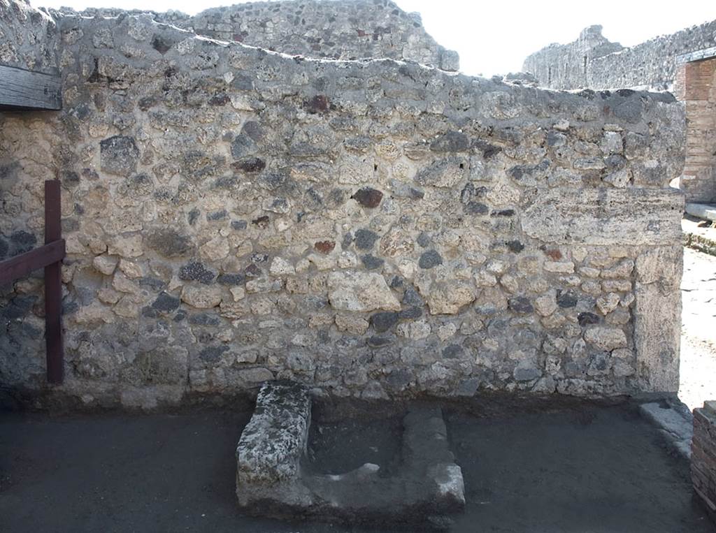 V.1.20 Pompeii. 2001.
South wall of shop-room with remaining first step to an upper floor. Photo by Hans Thorwid.
Photo courtesy of The Swedish Pompeii Project.