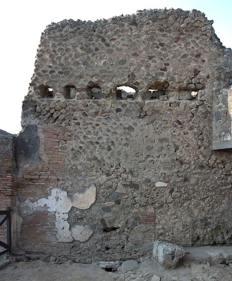 V.1.31 Pompeii. c.2009.
Looking towards north wall of shop-room 1. Photo by Hans Thorwid.
Photo courtesy of The Swedish Pompeii Project.