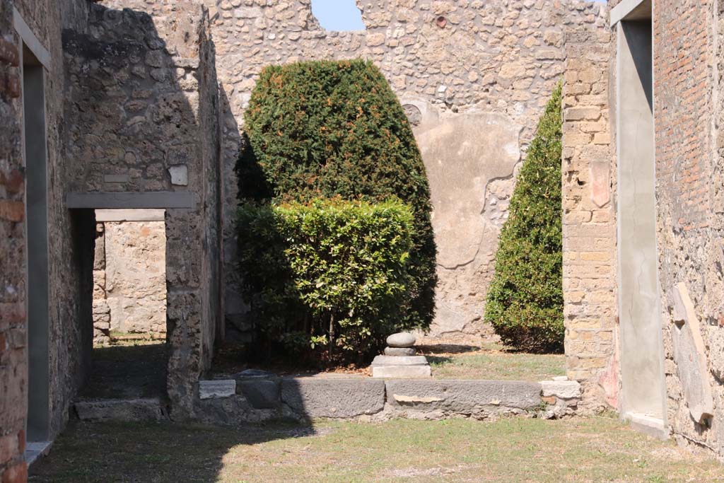 V.2.1 Pompeii. September 2021. Looking north to garden area, with doorway to room 15, on right. Photo courtesy of Klaus Heese.