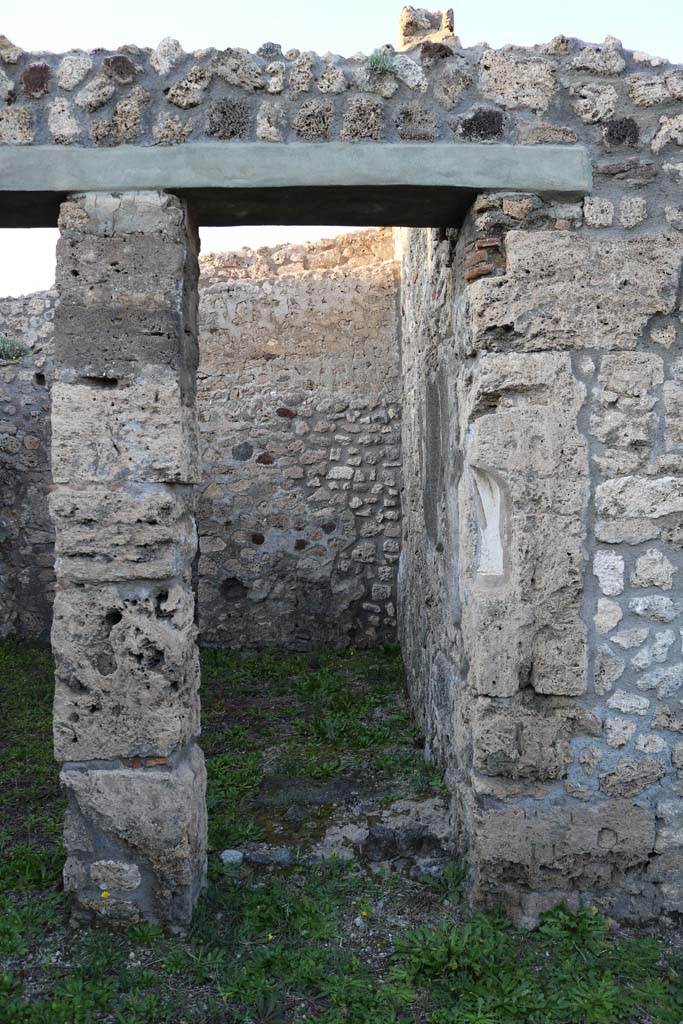 V.2.3 Pompeii. December 2018.
Looking north to doorway to site of stairs to upper floor. Photo courtesy of Aude Durand.