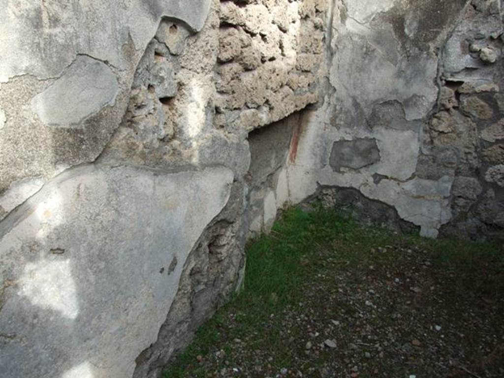 V.2.4 Pompeii. December 2007. Room 9, room with recess.