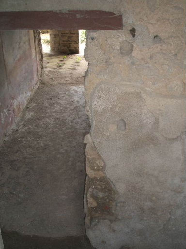 V.2.4 Pompeii May 2005. Photo, taken from V.2.d, looking south.