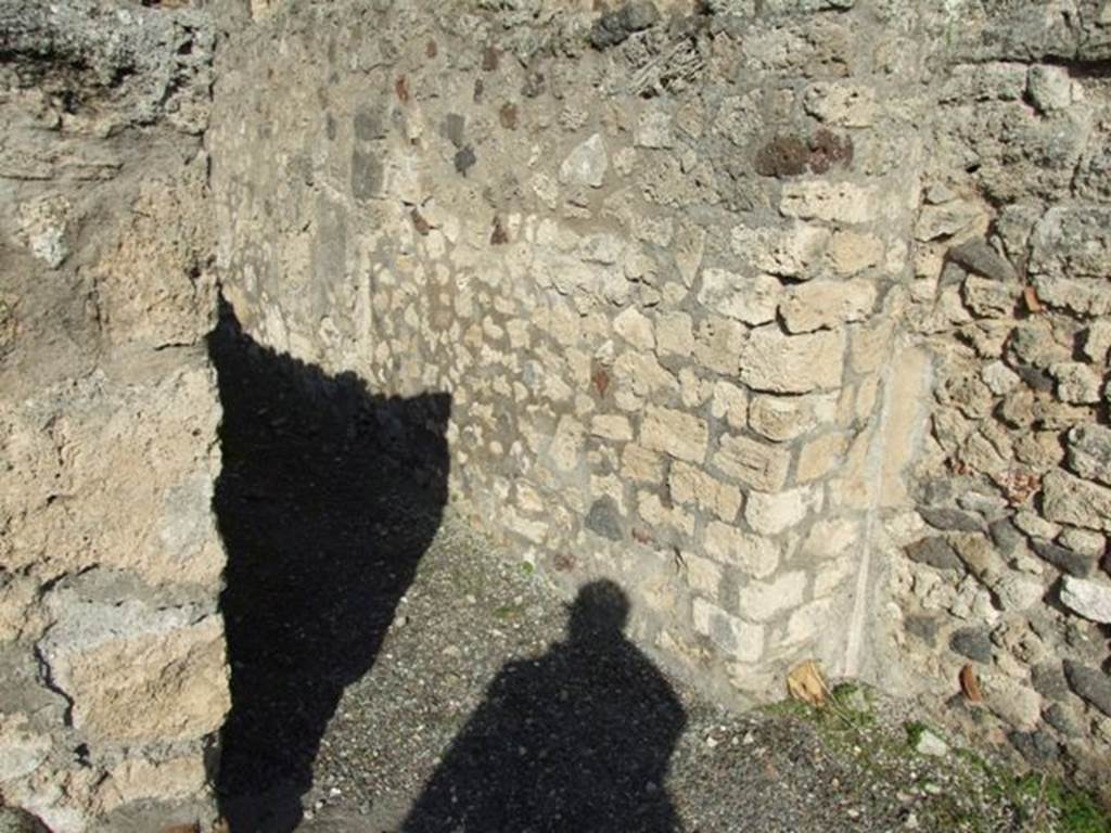 V.2.7 Pompeii. December 2007. Doorway to room 6, corridor on east side of tablinum.