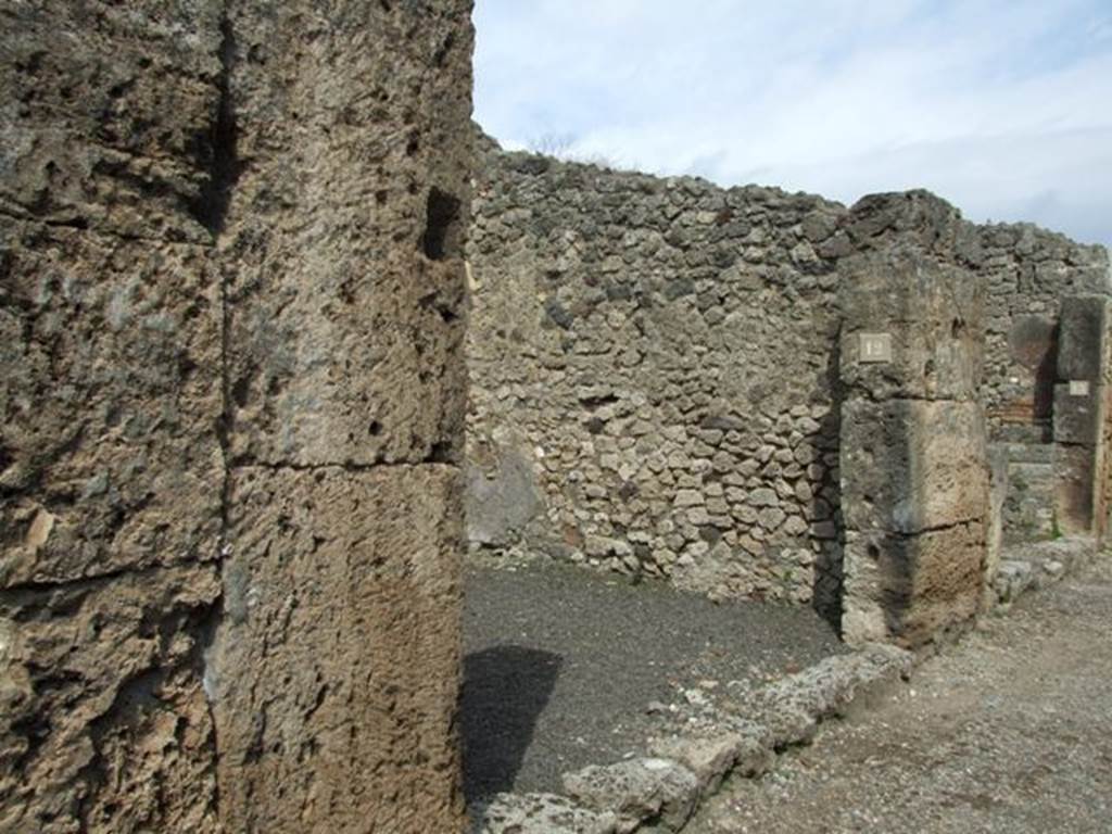V.2.12 Pompeii. March 2009. Entrance on Via di Nola.