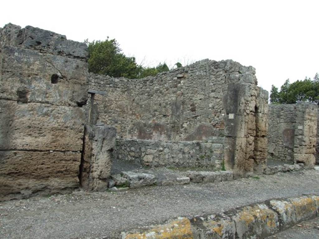 V.2.13 Pompeii, March 2009. Entrance on Via di Nola.