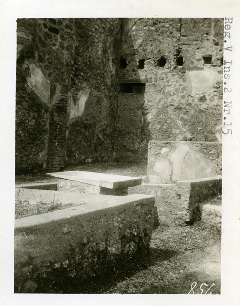 V.2.15 Pompeii. Pre-1937-39. Looking north-west across triclinium in peristyle.
Photo courtesy of American Academy in Rome, Photographic Archive. Warsher collection no. 856.