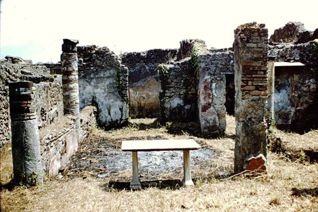V.2.15 Pompeii. 1961. Looking south across peristyle to room 4 and room 5. Photo by Stanley A. Jashemski.
Source: The Wilhelmina and Stanley A. Jashemski archive in the University of Maryland Library, Special Collections (See collection page) and made available under the Creative Commons Attribution-Non Commercial License v.4. See Licence and use details.
J61f0857