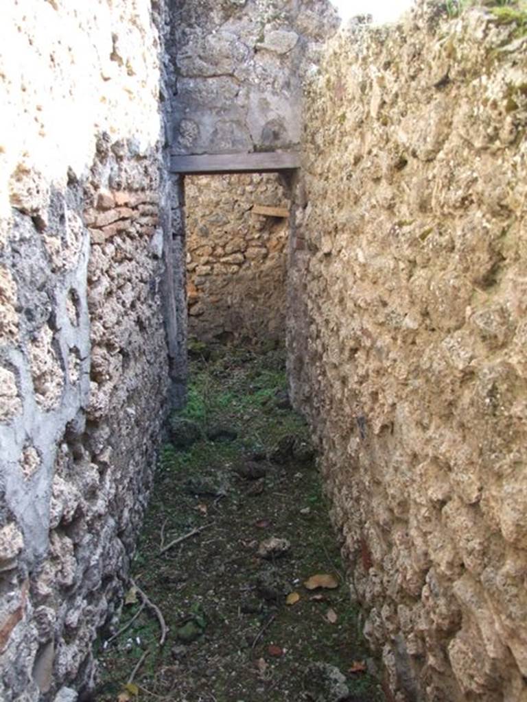 V.2.15 Pompeii. December 2007. Room 11d, corridor.