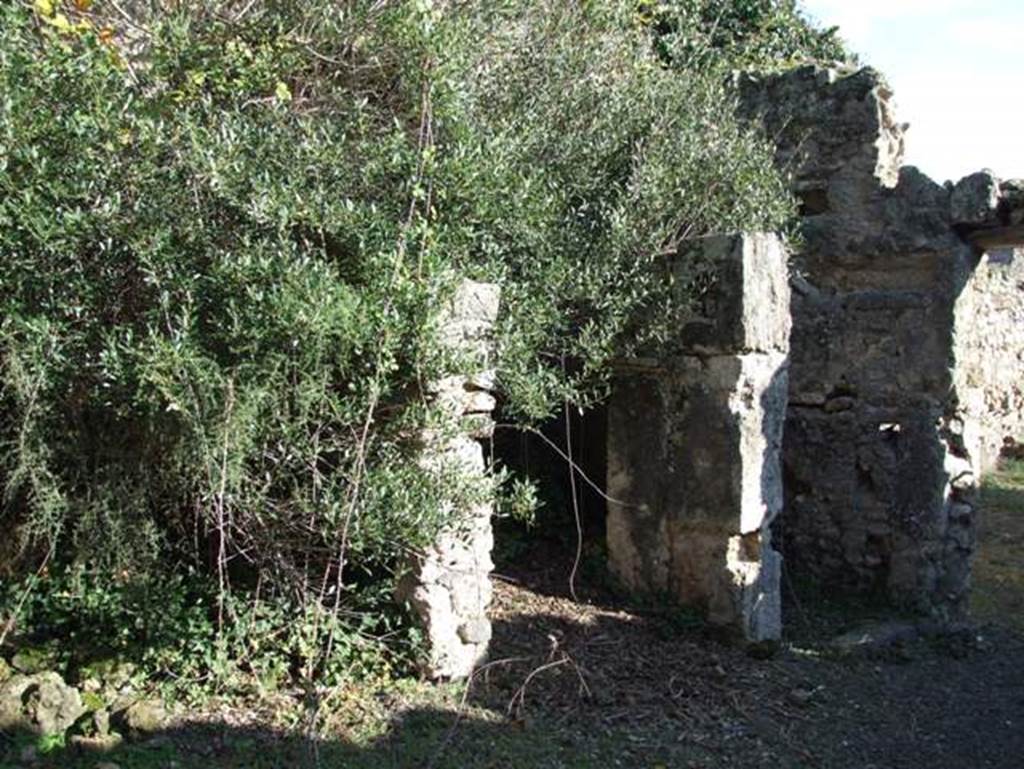 V.2.20. Entrance from inside. December 2007.