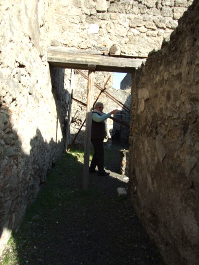 V.2.b Pompeii. December 2007.
Looking east along entrance corridor “a” towards atrium “b” and rooms “c” and “d”.