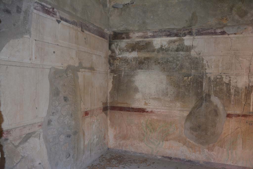 V.2.h Pompeii. October 2019. Room ‘i’, north wall, north-east corner and east wall.
Foto Annette Haug, ERC Grant 681269 DÉCOR.