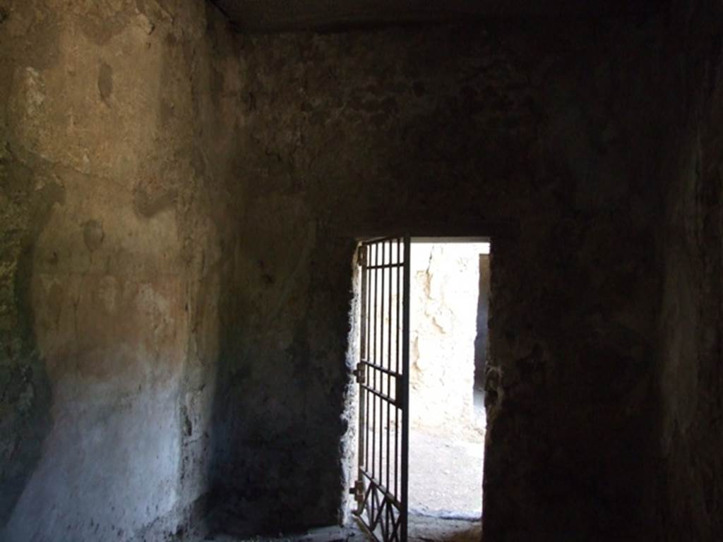 V.2.i Pompeii. March 2009. Room 3a, Looking west towards doorway to entrance corridor.