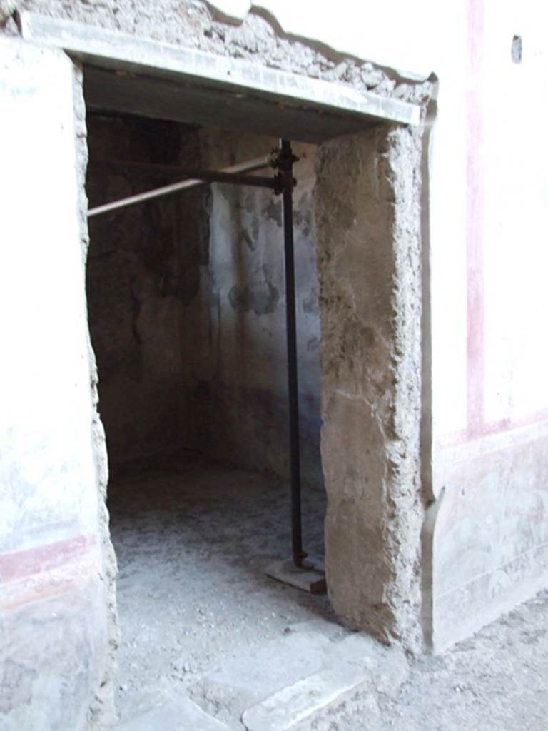 V.2.i Pompeii. December 2007. Room 4.
