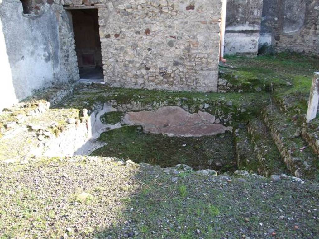 V.2.i Pompeii. December 2007. Room 12, looking south towards cold plunge pool in garden area.