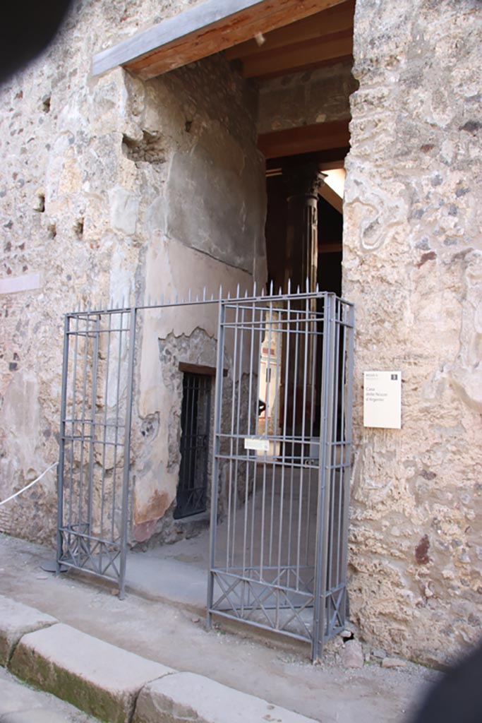 V.2.i Pompeii. October 2023. Entrance doorway. Photo courtesy of Klaus Heese.