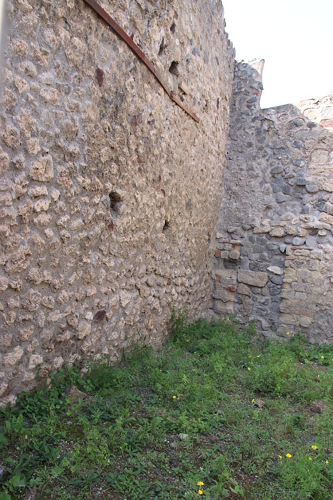 V.3.1 Pompeii. October 2023.
Looking north along west wall into north-west corner. Photo courtesy of Klaus Heese.