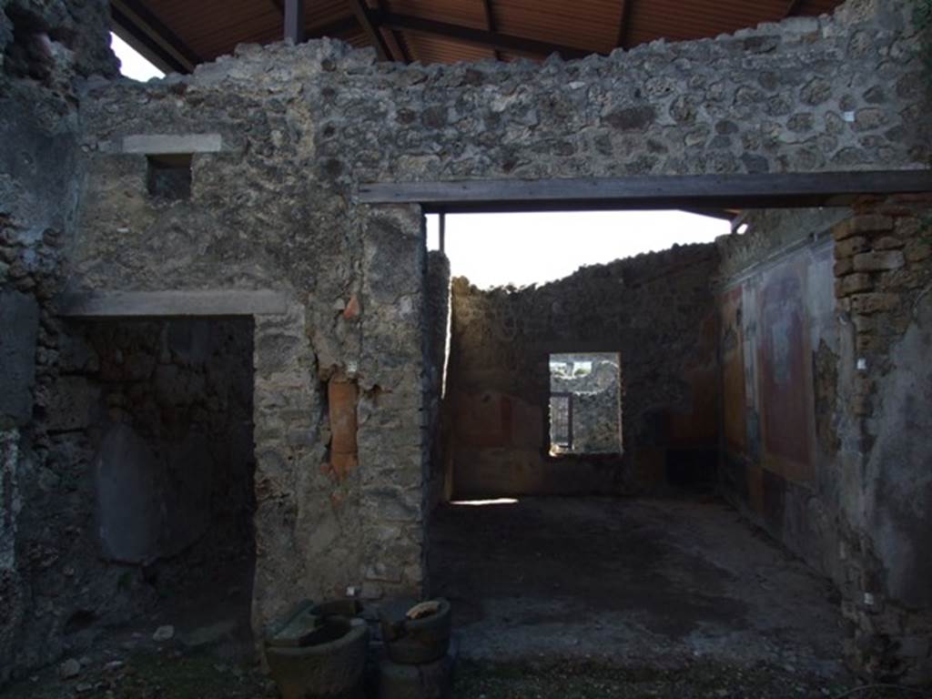 V.3.6 Pompeii. March 2009. Garden area. Looking south to Doorway to Corridor, and Doorway to Triclinium.
