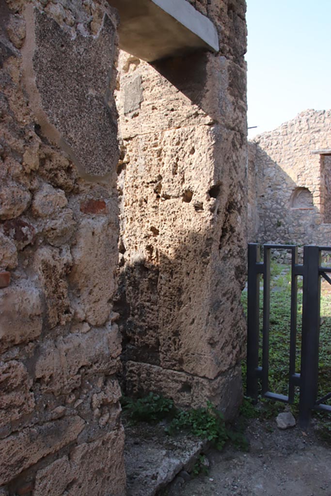 V.3.8 Pompeii. October 2023.
Doorway to small room on west side of entrance corridor. Photo courtesy of Klaus Heese.