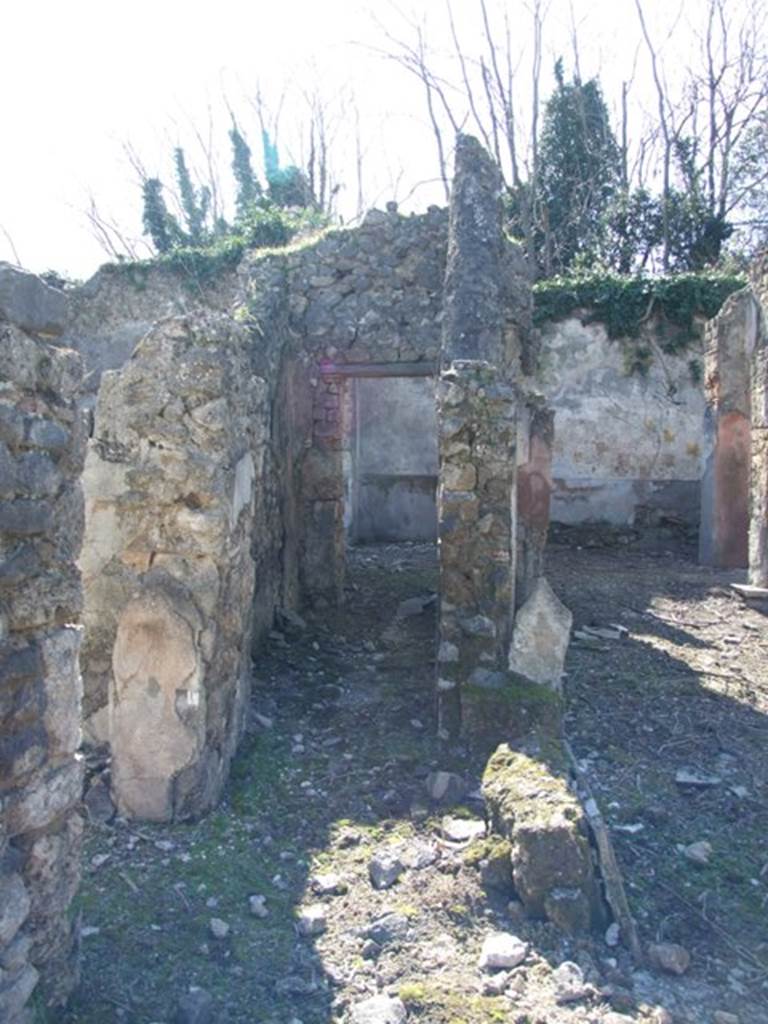 V.3.10 Pompeii. March 2009. Passageway to garden area on south side of atrium.
