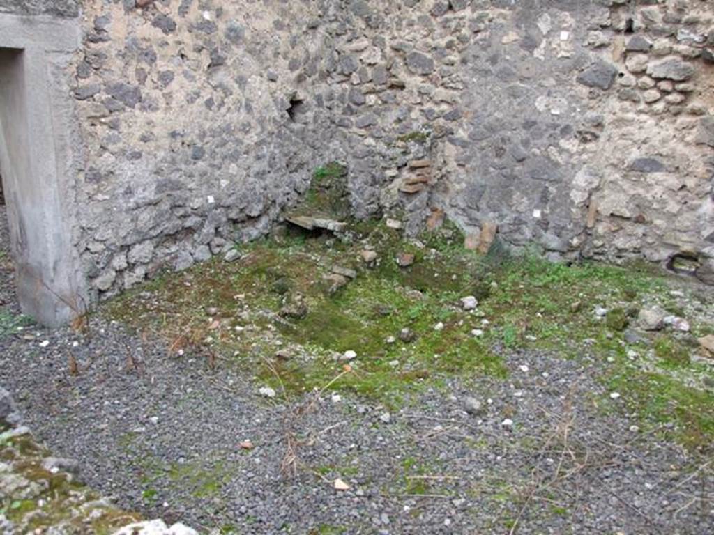 V.4.1 Pompeii. December 2007. Third room on west side from the front of the house.