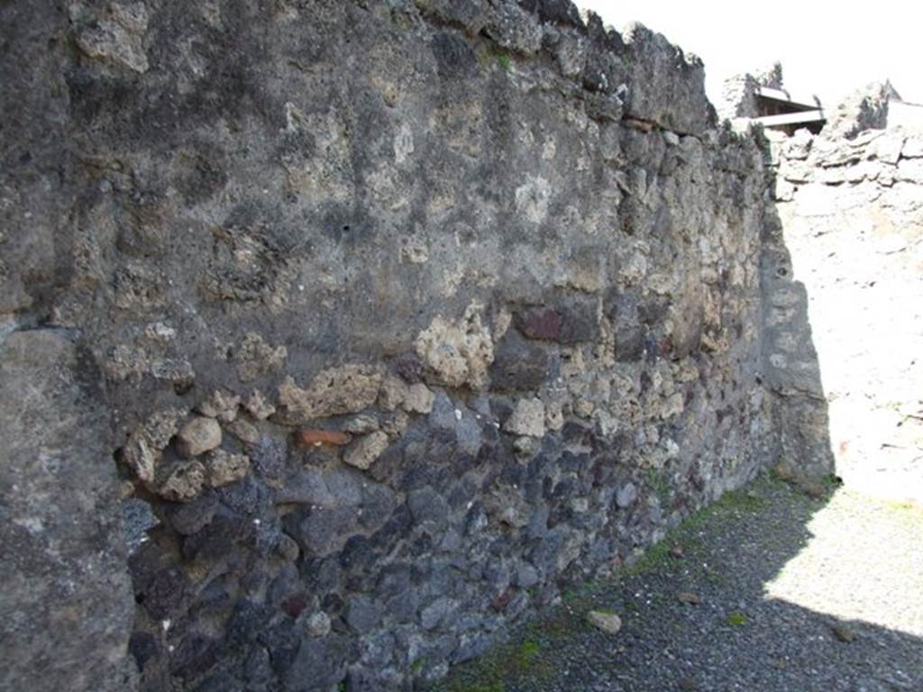 V.4.4 Pompeii. March 2009. West wall.