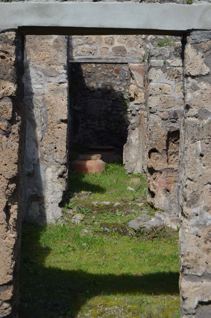 V.4.6 Pompeii. March 2018. Looking north from entrance towards rear room.
Foto Taylor Lauritsen, ERC Grant 681269 DÉCOR.