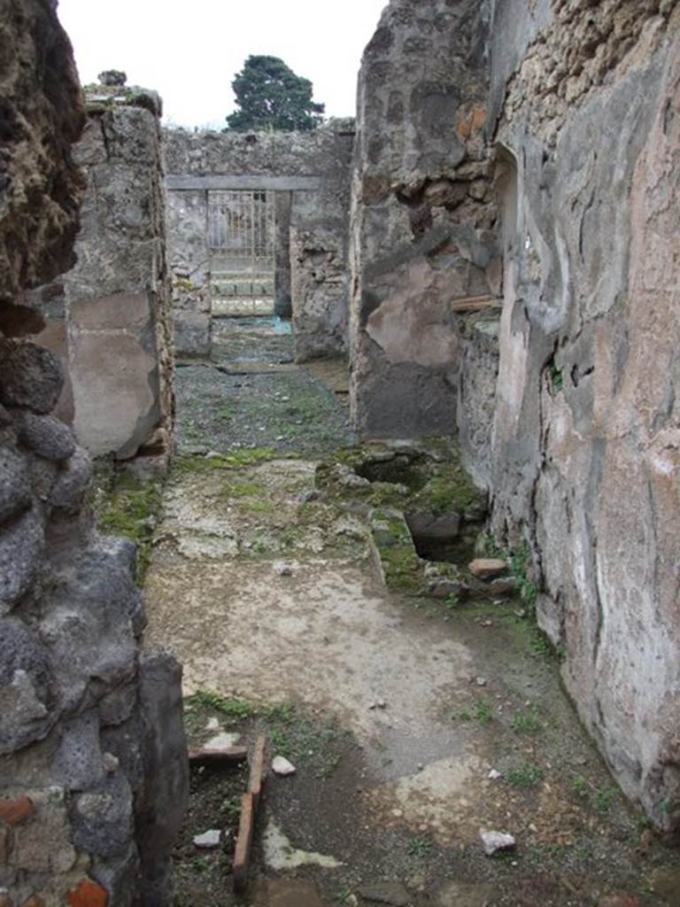 V.4.7 Pompeii. December 2007. Looking south to V.4.6 entrance.