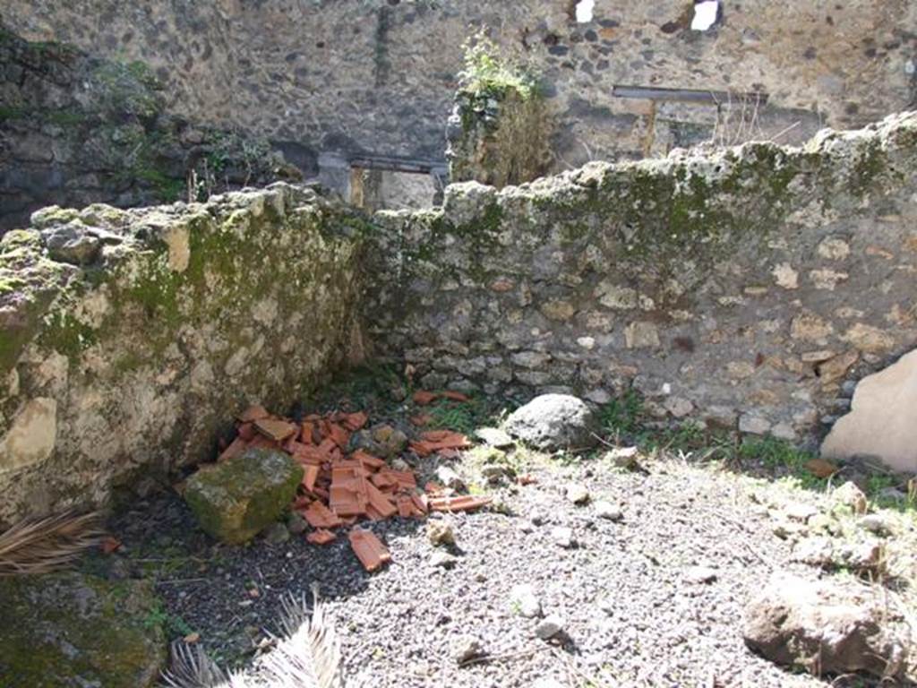 V.4.10 Pompeii. March 2009. West wall of Triclinium.