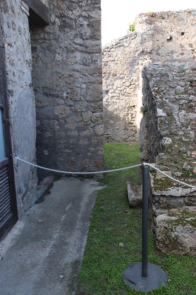 V.4.a Pompeii. October 2024.
Room ‘o’, looking north to doorway to room ‘n’. Photo courtesy of Klaus Heese.