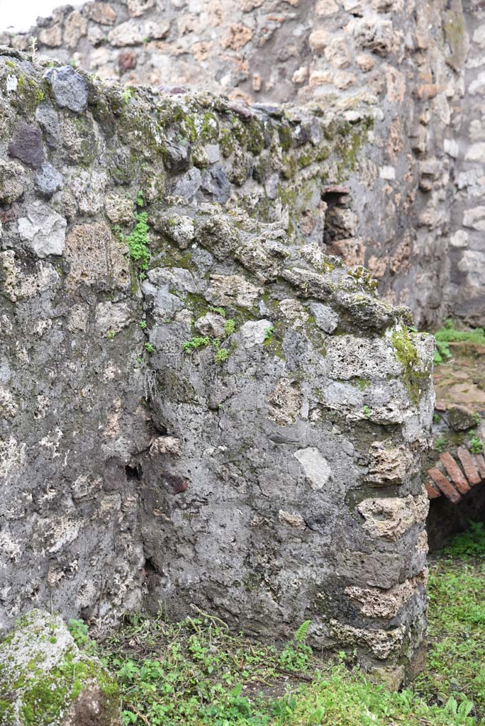 V.4.a Pompeii. March 2018. Room ‘p’, detail of north wall in north-west corner.
Foto Annette Haug, ERC Grant 681269 DÉCOR.