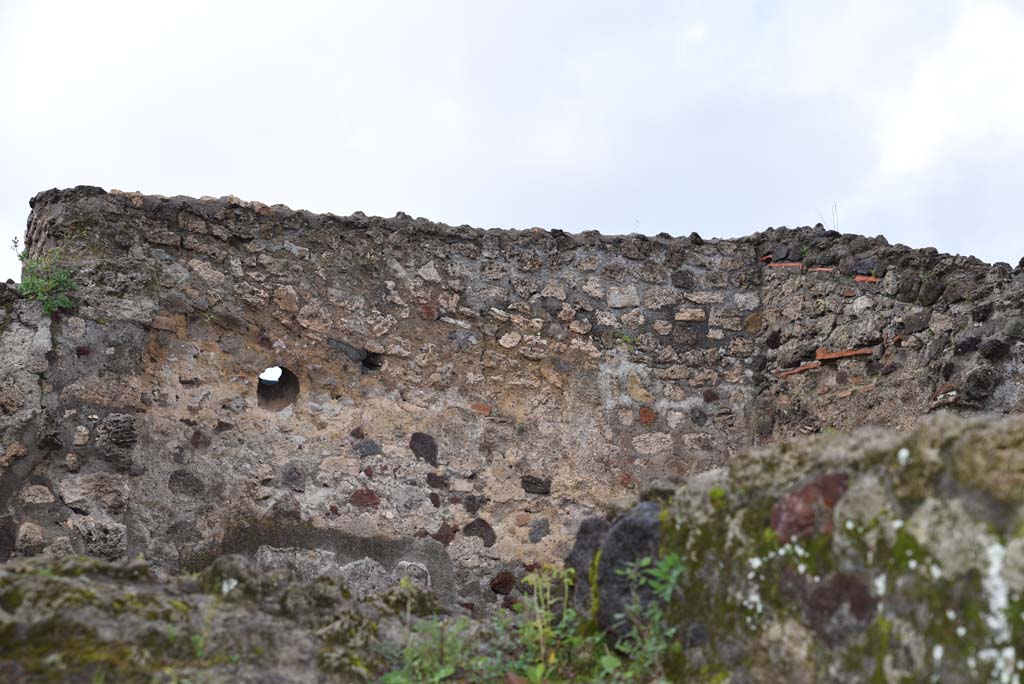 V.4.a Pompeii. March 2018. Room ‘q’ and ‘r’, upper north wall.
Foto Annette Haug, ERC Grant 681269 DÉCOR.