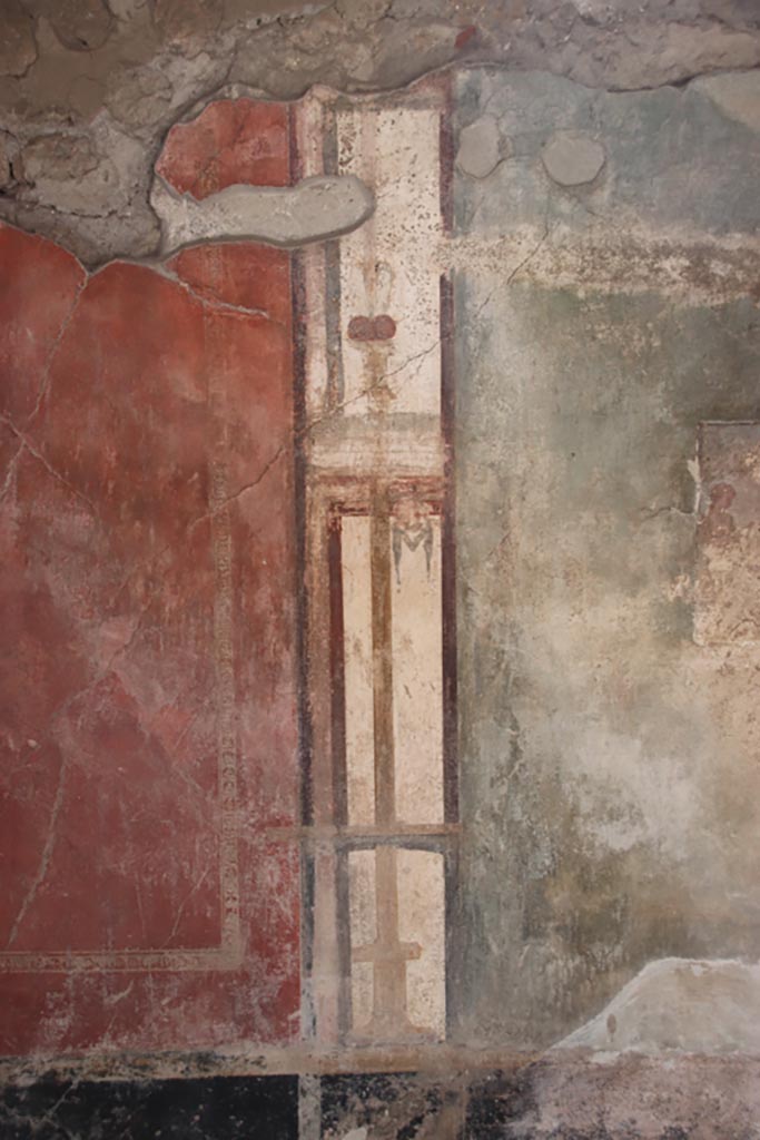 V.4.a Pompeii. October 2023.
Room ‘s’, detail from south wall in south-east corner. Photo courtesy of Klaus Heese.