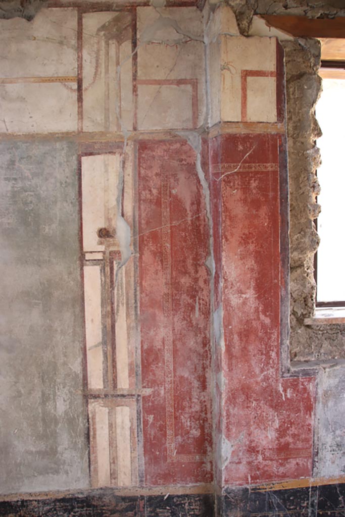 V.4.a Pompeii. October 2023.
Room ‘s’, detail from west wall on south side of window. Photo courtesy of Klaus Heese.