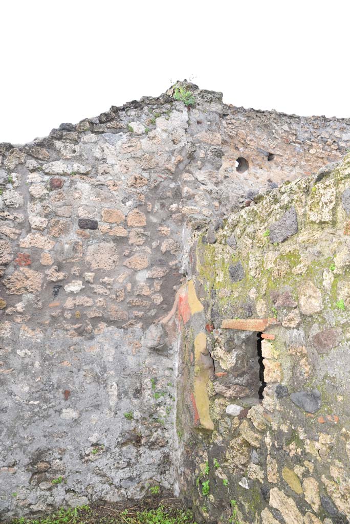 V.4.a Pompeii. March 2018. Room ‘n’, north-east corner.
Foto Annette Haug, ERC Grant 681269 DÉCOR.
