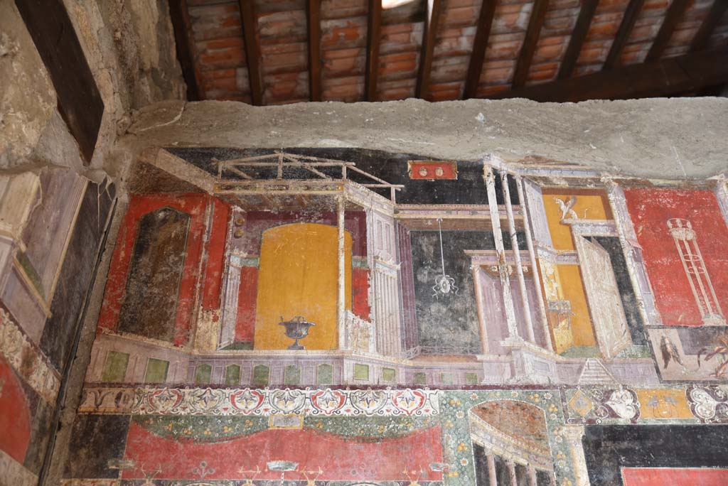 V.4.a Pompeii. March 2018. Room ‘h’, detail from upper east end of south wall of tablinum.
Foto Annette Haug, ERC Grant 681269 DÉCOR.