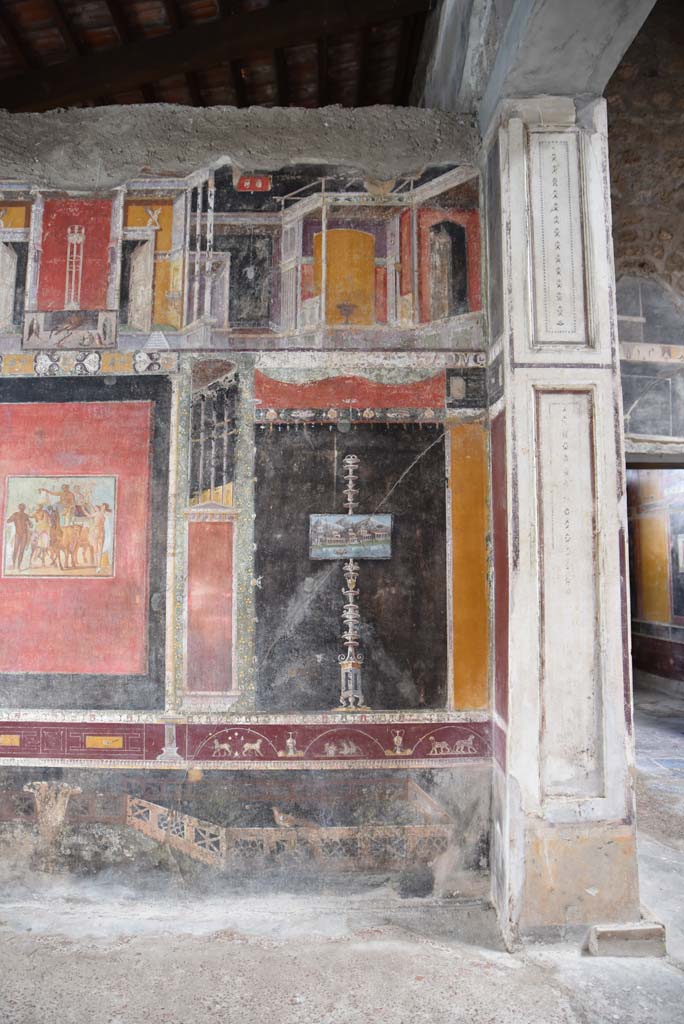 V.4.a Pompeii. March 2018. Room ‘h’, west end of south wall with decorative pilaster.
Foto Annette Haug, ERC Grant 681269 DÉCOR.