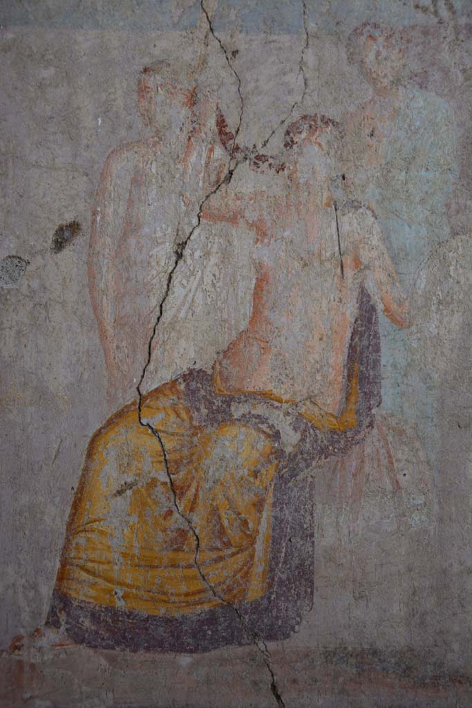 V.4.a Pompeii. March 2018.
Room ‘g’, east wall, detail from central wall painting of the Toilet of Venus or the Toilette of Aphrodite.
Foto Annette Haug, ERC Grant 681269 DÉCOR.