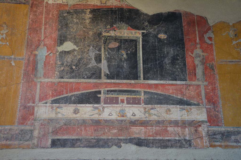 V.4.a Pompeii. March 2019. Room ‘g’, upper west wall above central panel.
Foto Annette Haug, ERC Grant 681269 DÉCOR.