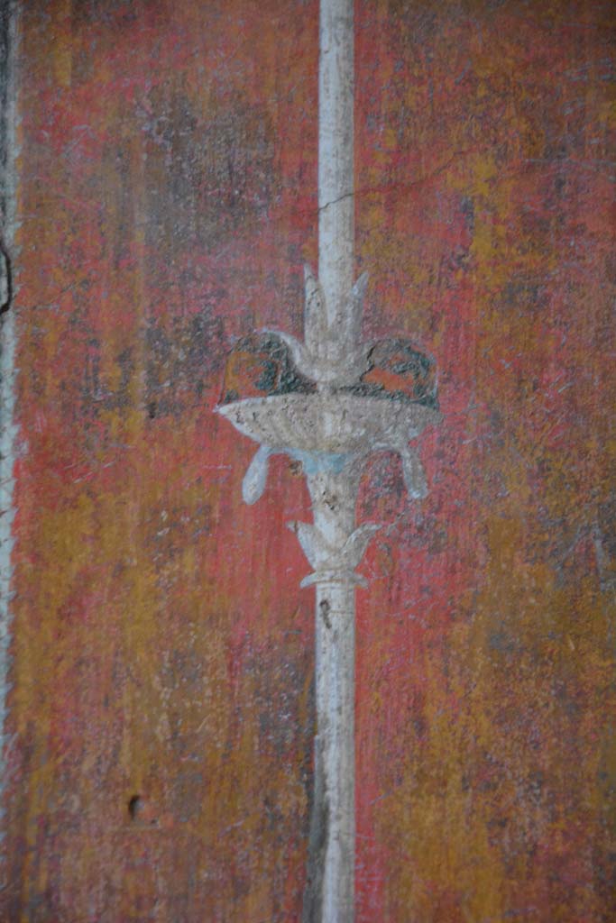V.4.a Pompeii. March 2018.
Room ‘g’, detail from separating panel between yellow and black panel at north end of west wall.
Foto Annette Haug, ERC Grant 681269 DÉCOR.