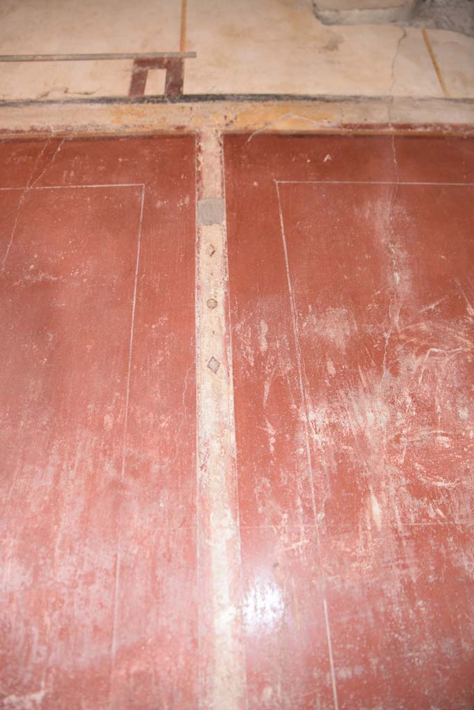V.4.a Pompeii. March 2018. North wall of entrance corridor/fauces, towards east end.
Foto Annette Haug, ERC Grant 681269 DÉCOR