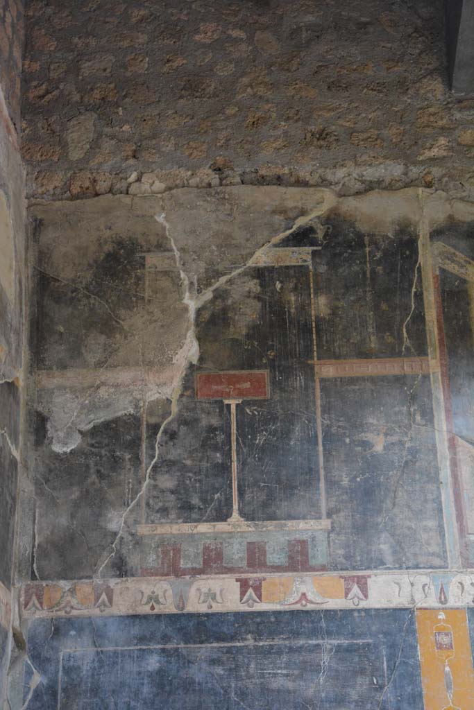 V.4.a Pompeii. March 2018. Room ‘b’, upper north wall of atrium at west end.
Foto Annette Haug, ERC Grant 681269 DÉCOR.